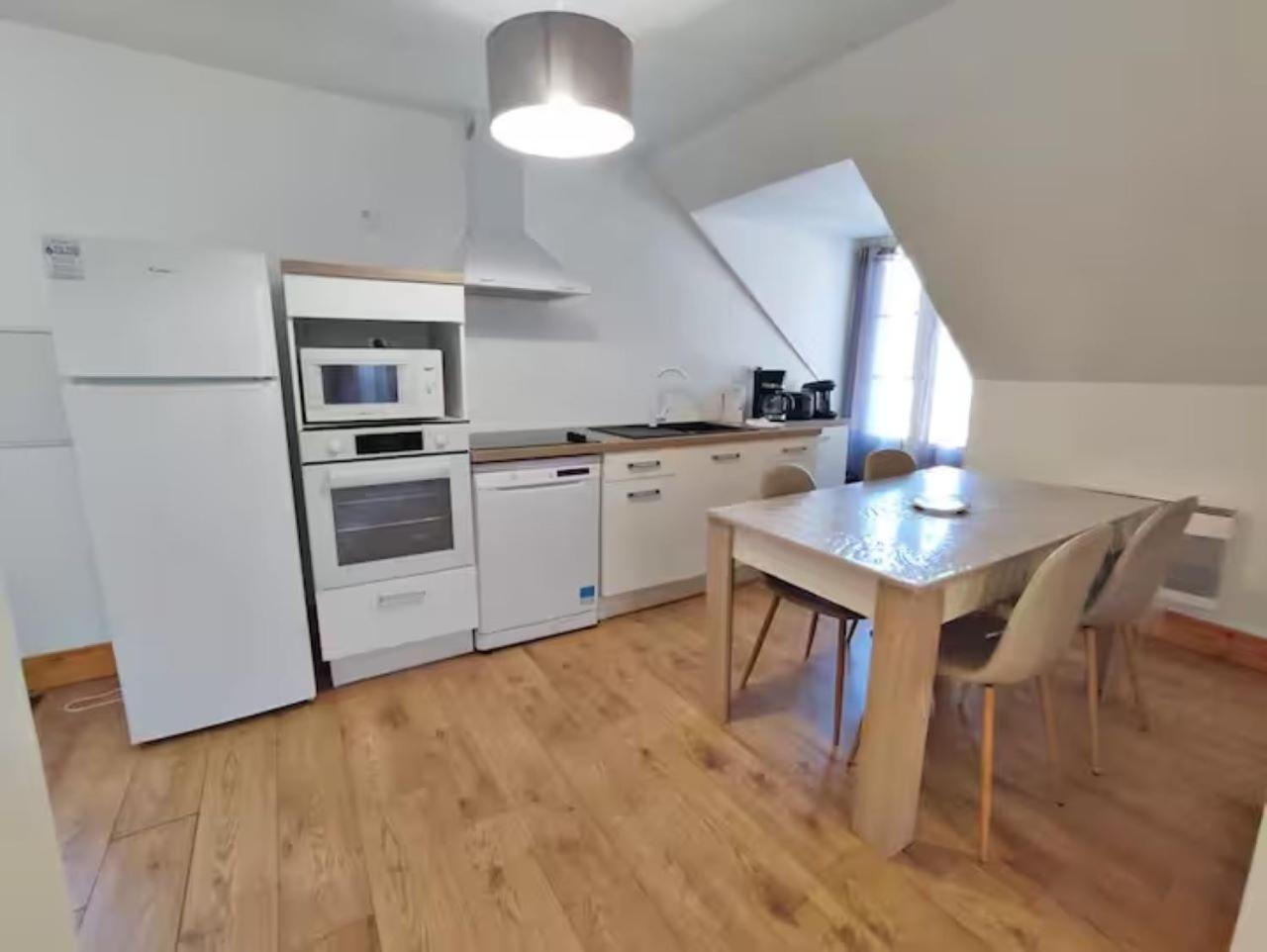 L'Alexiane, Centre Luchon, Parking Gratuit, Wifi Apartment Bagneres-de-Luchon Exterior photo